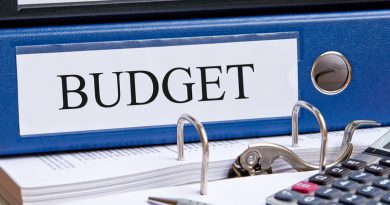 Public school board approves $1.7-billion budget